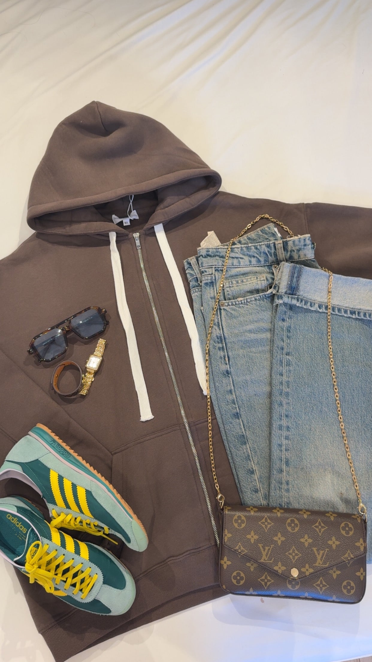 Sweat BROWN