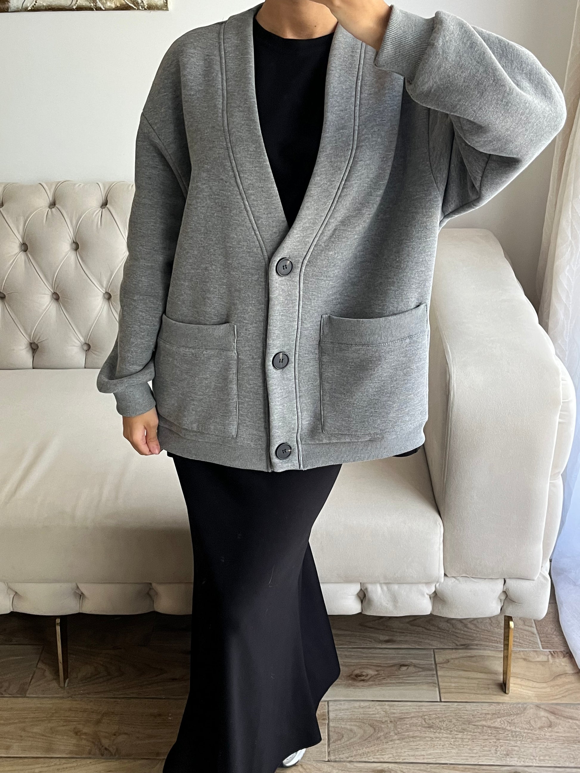 CARDIGAN BOUTONNÉ [GRIS]