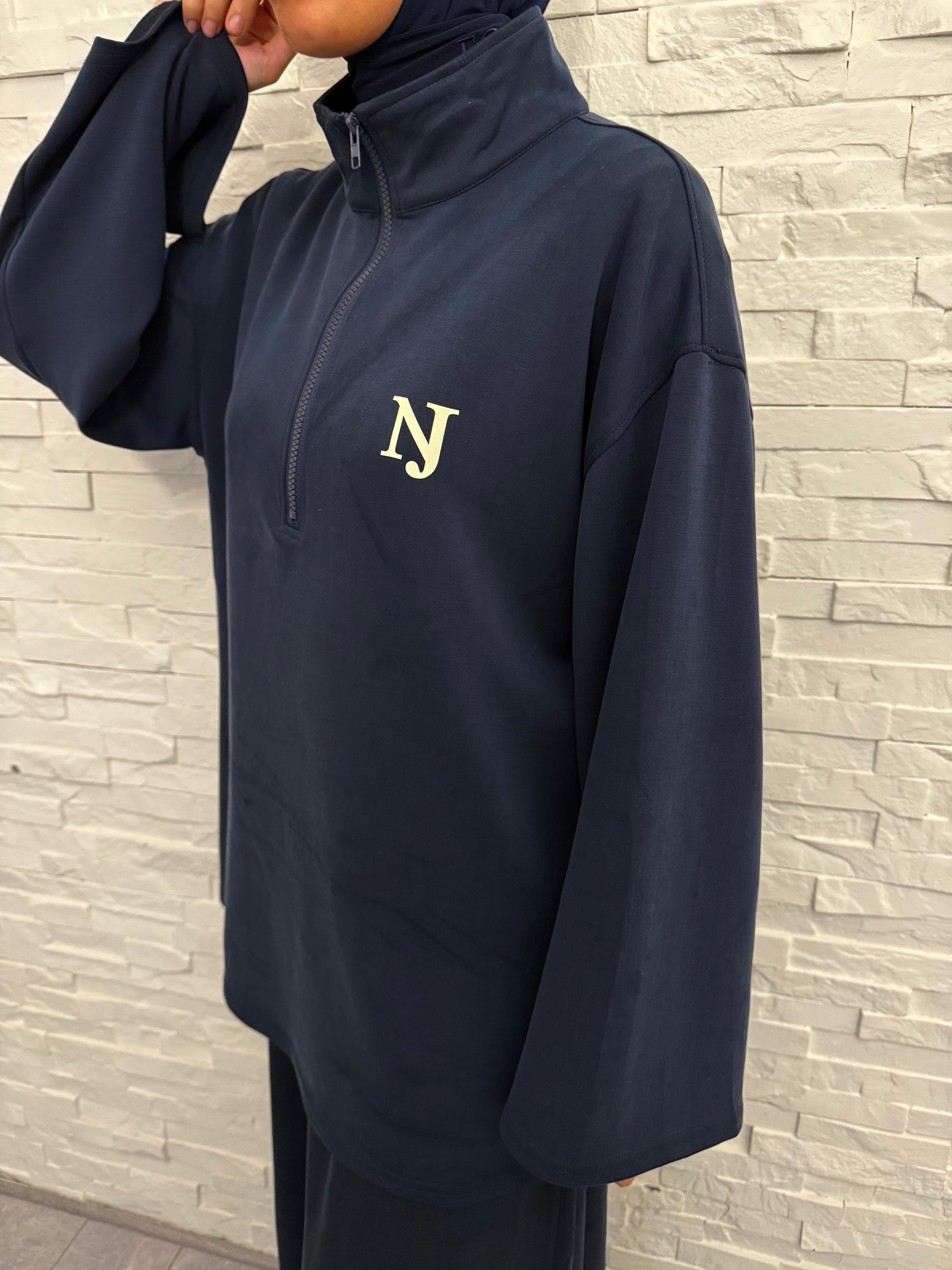 SET ESSENTIALS (NAVY BLUE)