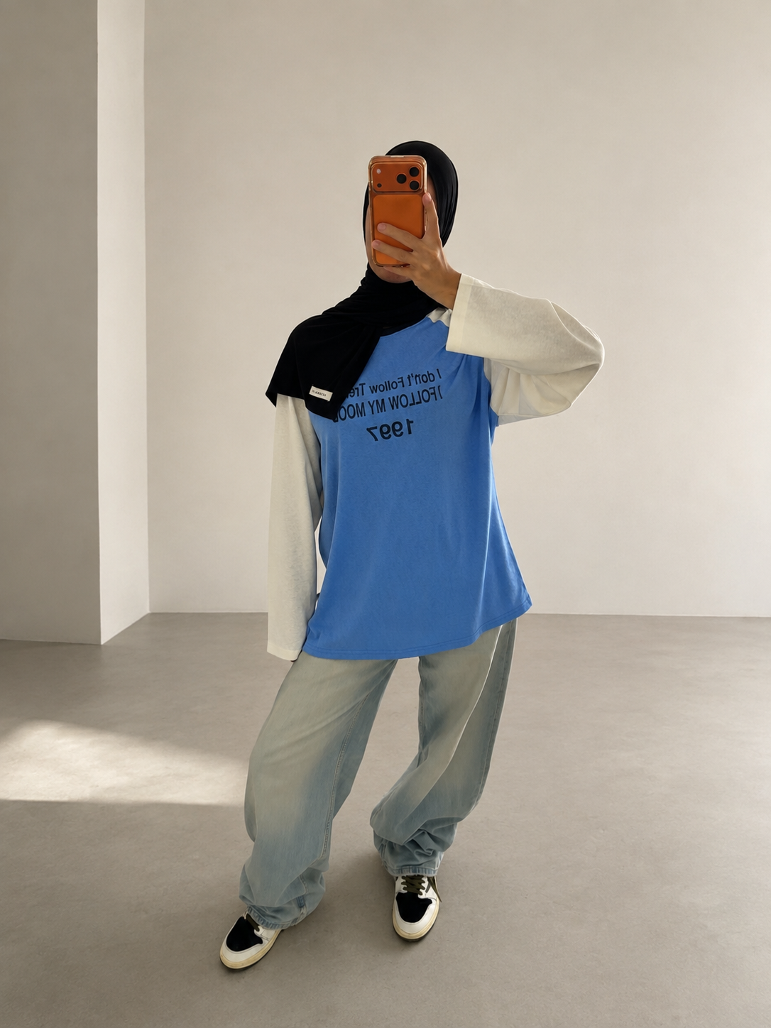 TOP STUDIO | BLUE & CREAM |